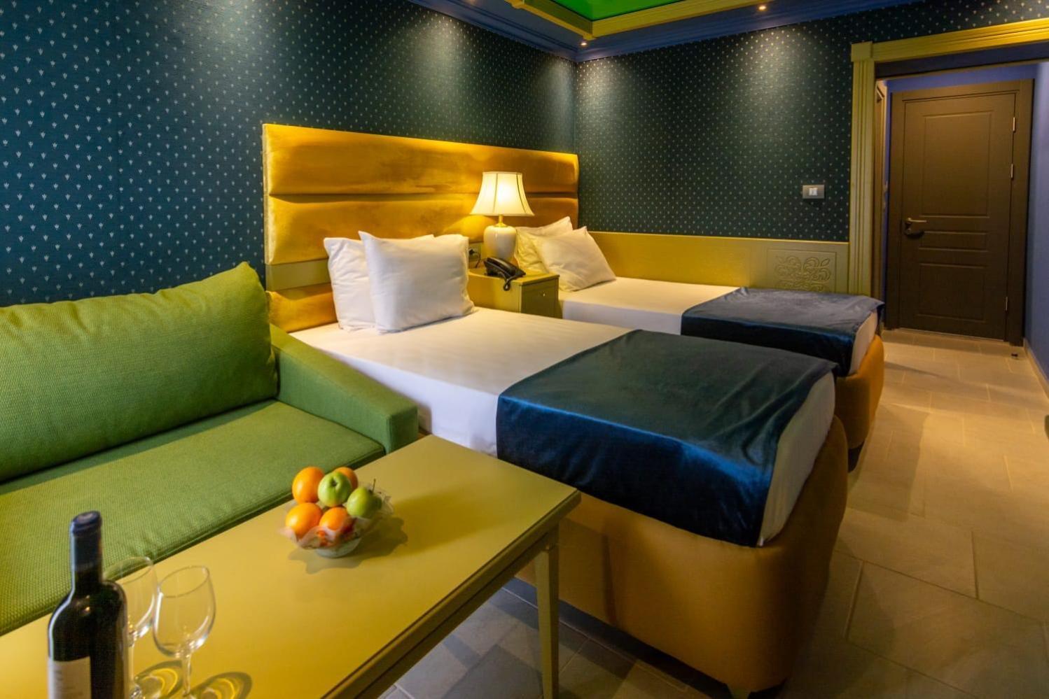 Hotel Craiova By Phoenicia Blue View Олимп Екстериор снимка