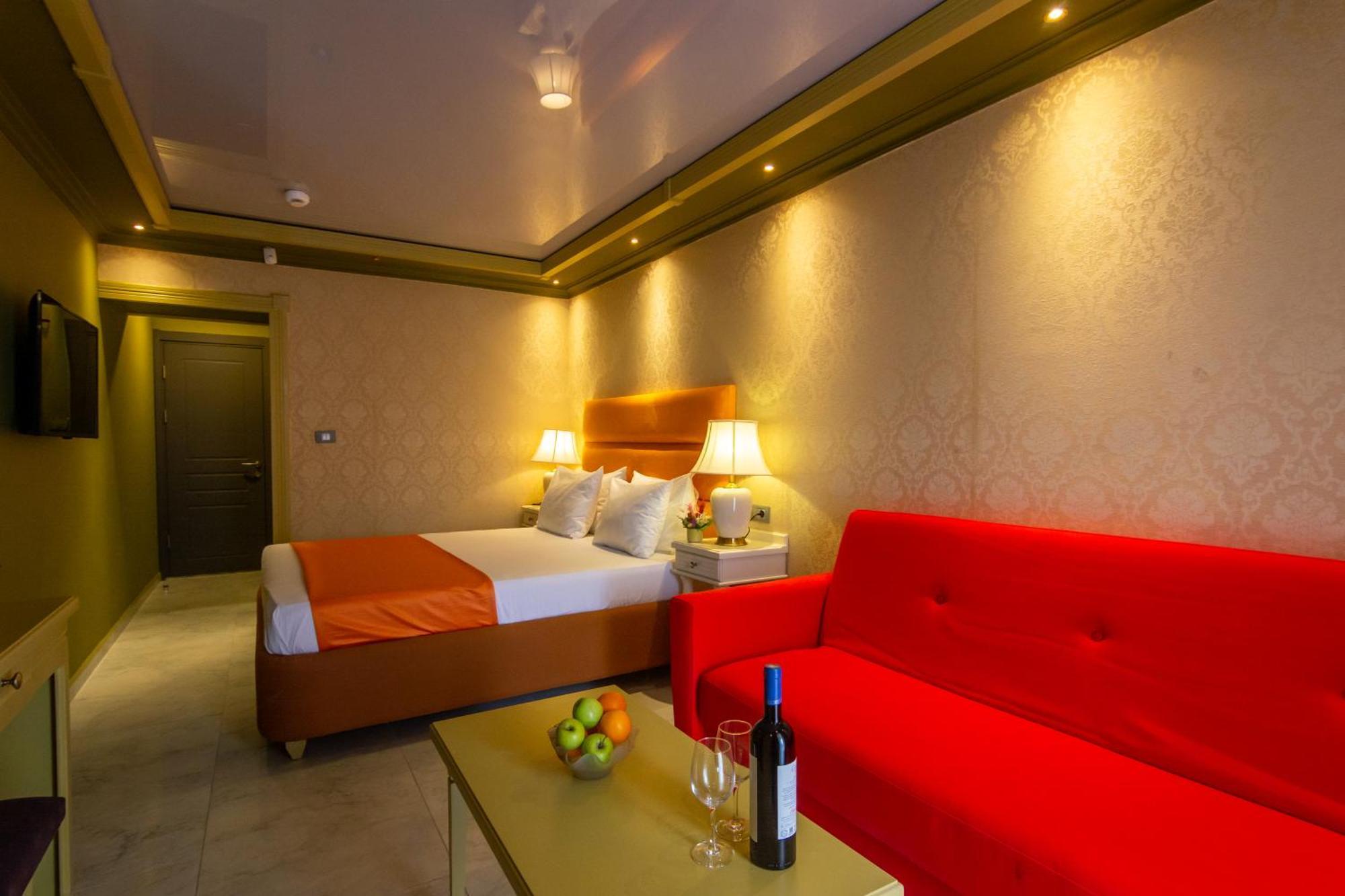 Hotel Craiova By Phoenicia Blue View Олимп Екстериор снимка